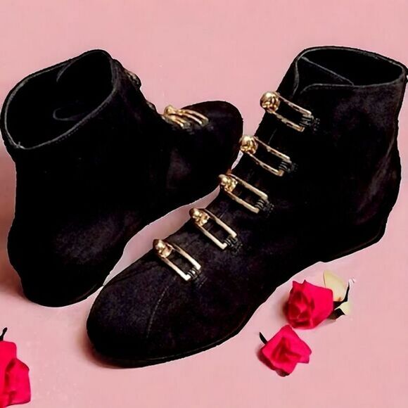 STELLA LUNA NWOB Suede Ankle Boots w/Gold Turn-Lock Buckle, Size US 9 / 39.5 - Picture 2 of 12